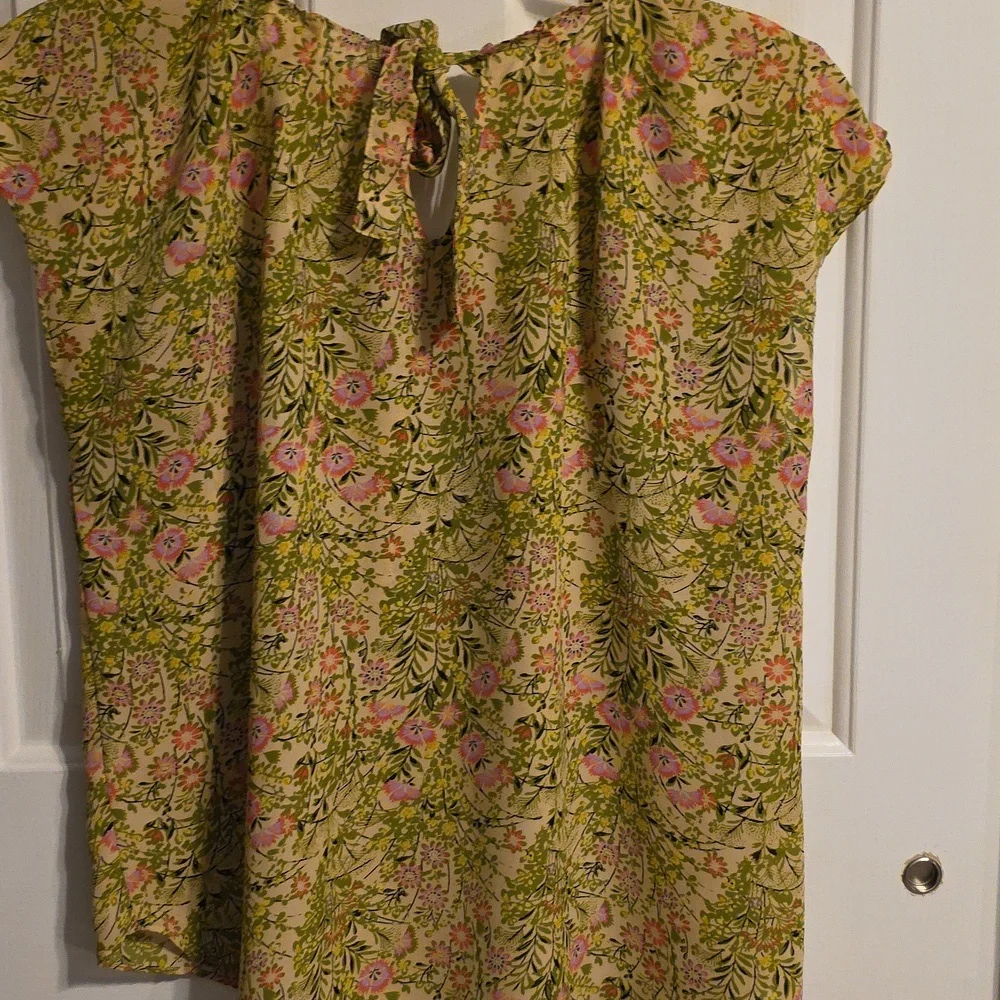 LC Lauren Conrad Floral Top with Green and Pink Accents - Picture 10 of 10